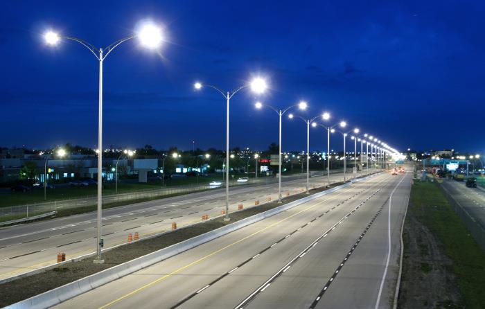 How to Maintain Distance Between LED Pole Lights? - LEDMyPlace